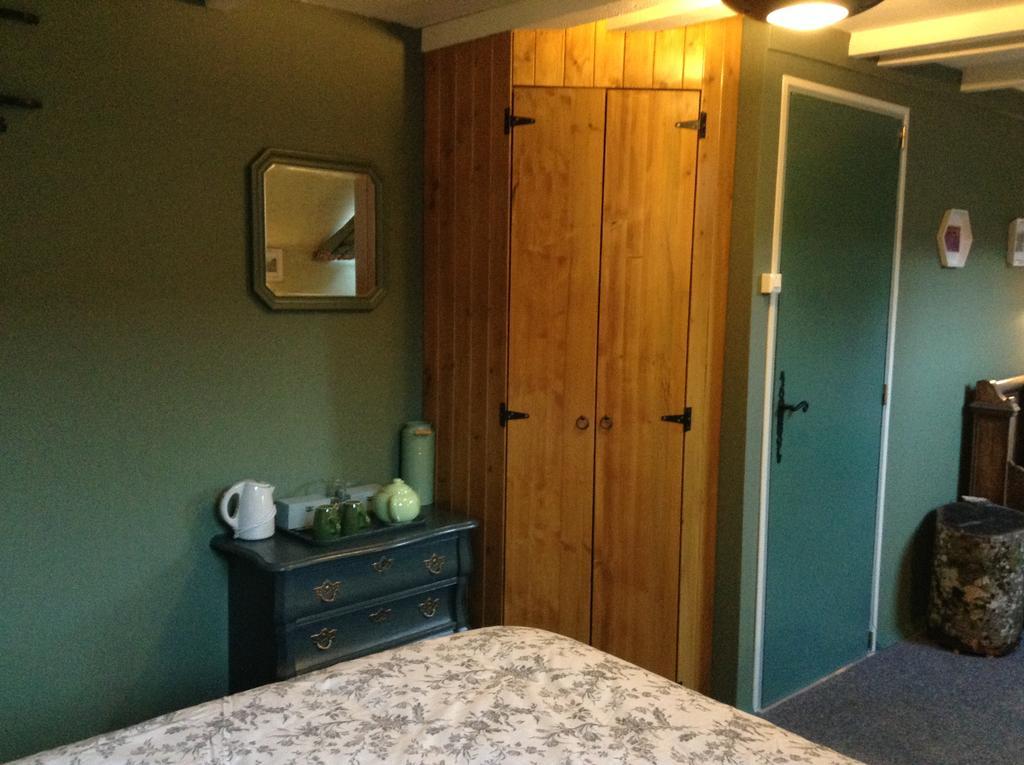 Bed and Breakfast Aux Sources De L'Yonne Glux-en-Glenne Exterior foto