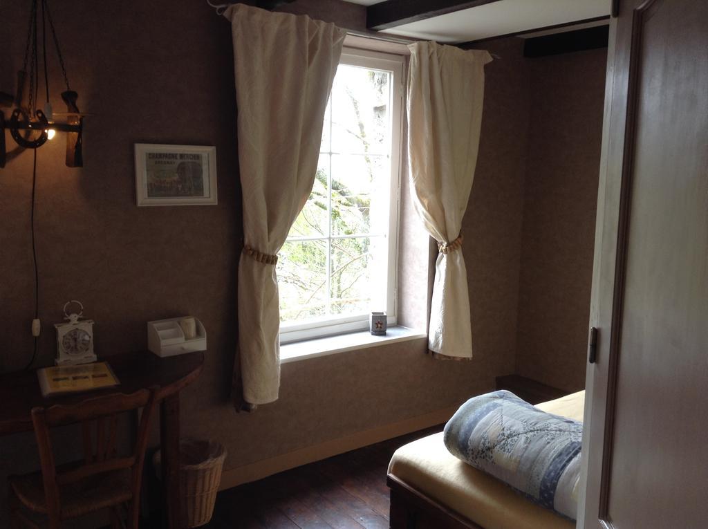 Bed and Breakfast Aux Sources De L'Yonne Glux-en-Glenne Exterior foto